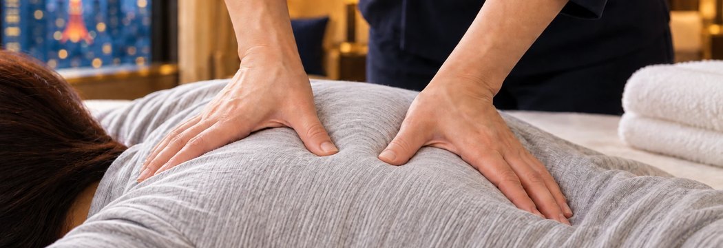 Japanese dry body massage